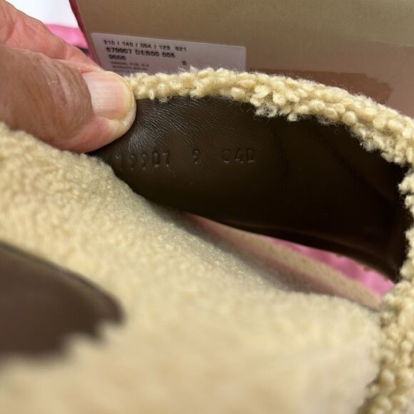 Men’s Gucci, X north face fleece sandals, size 9 made in Italy - Picture 8 of 8